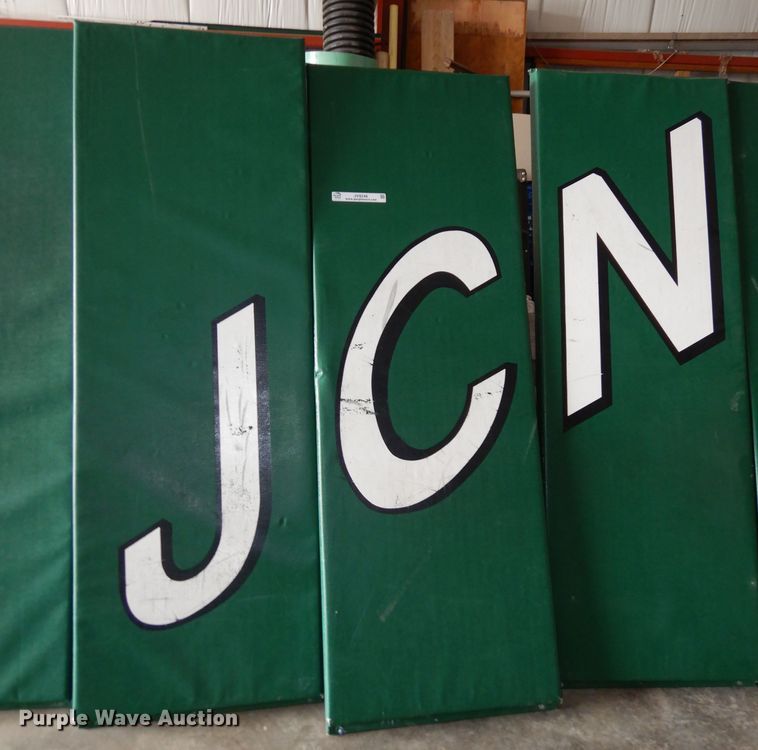 image for item JV9248 (14) gymnasium wall mats