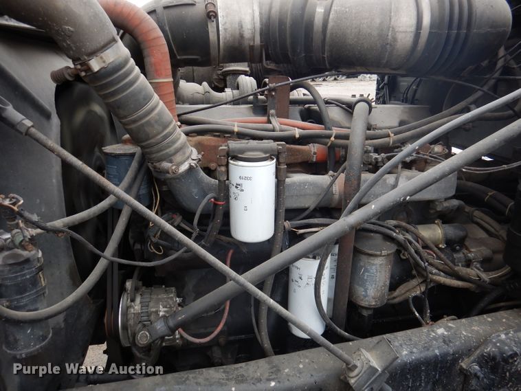 image for item JY9681 1988 Mack RW613  tanker truck