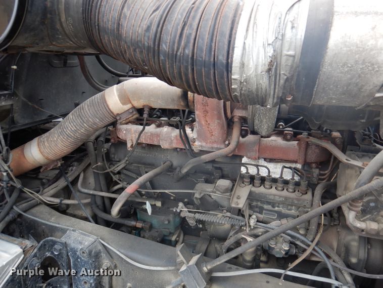 image for item JY9681 1988 Mack RW613  tanker truck