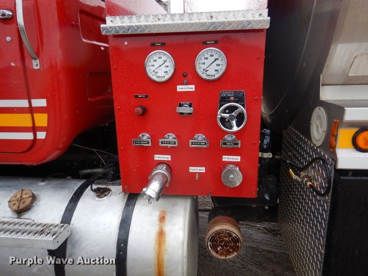 image for item JY9681 1988 Mack RW613  tanker truck