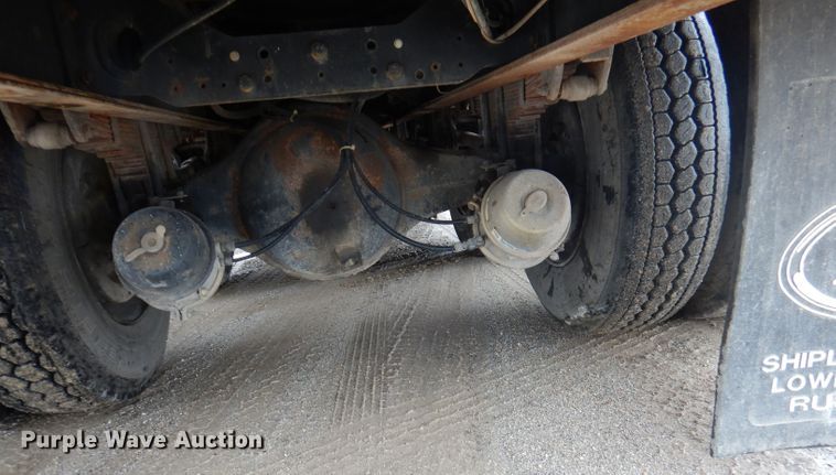 image for item JY9681 1988 Mack RW613  tanker truck