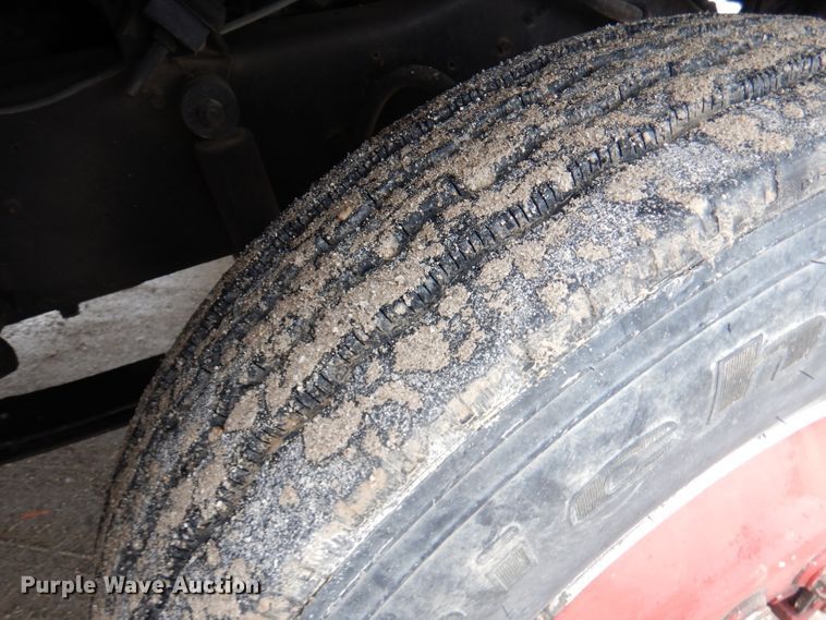 image for item JY9681 1988 Mack RW613  tanker truck