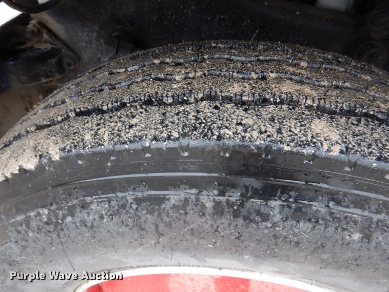 image for item JY9681 1988 Mack RW613  tanker truck