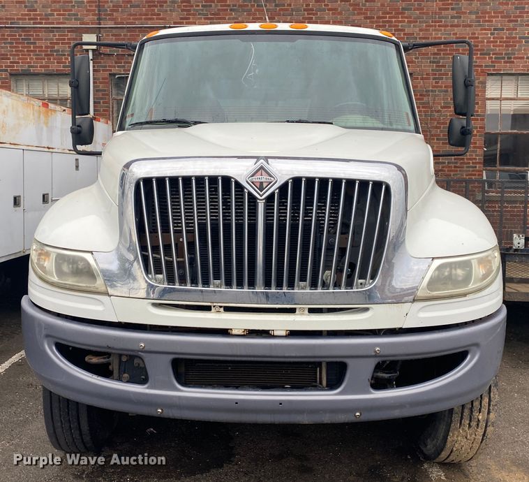 image for item KE9499 2008 International 4400  utility / service truck