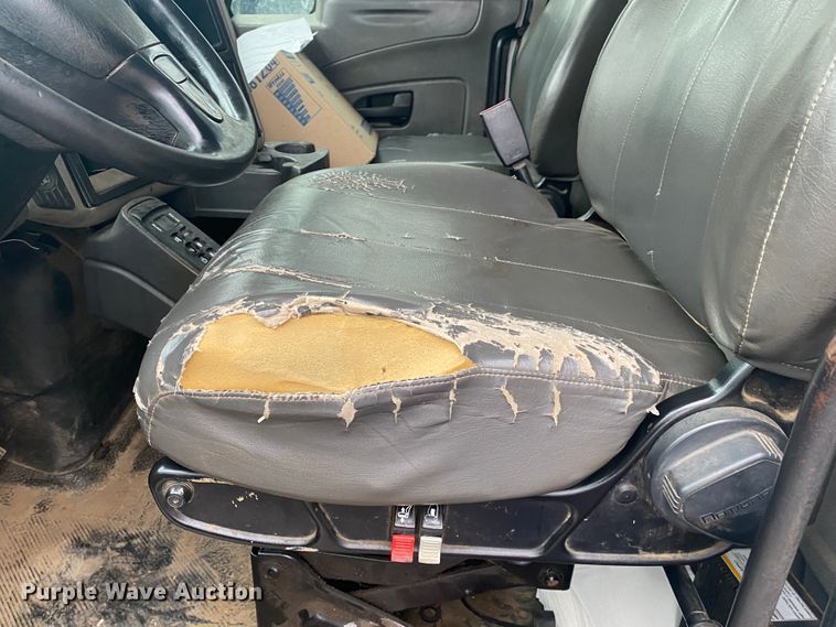 image for item KE9499 2008 International 4400  utility / service truck