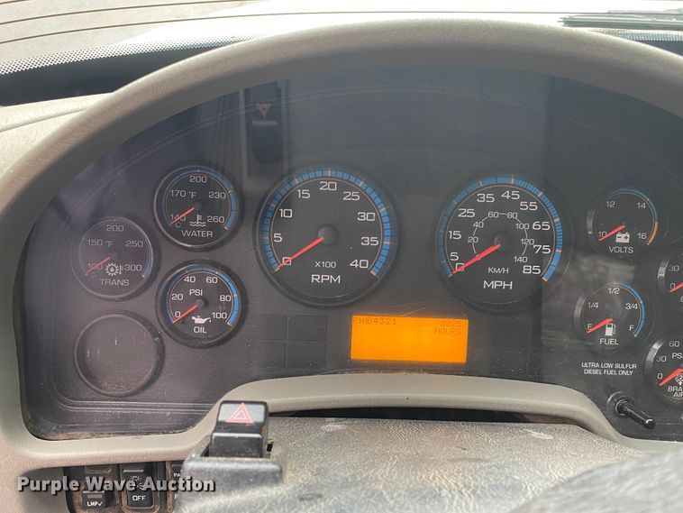 image for item KE9499 2008 International 4400  utility / service truck