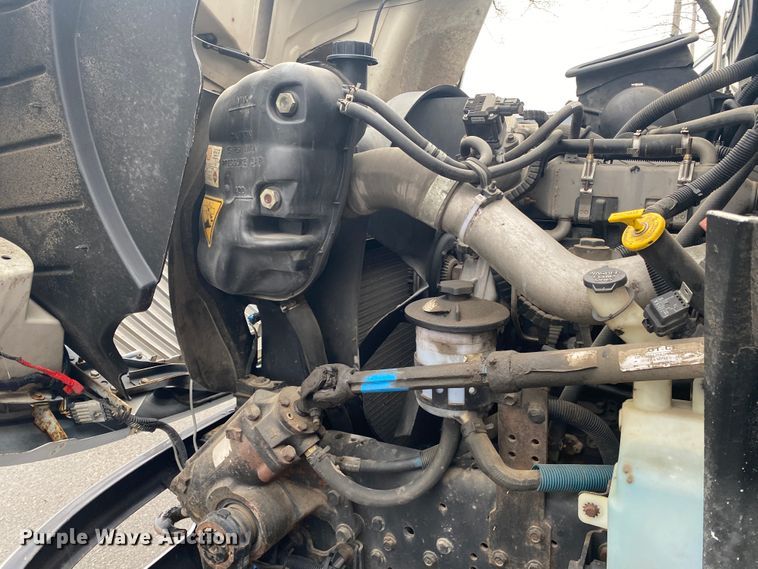 image for item KE9499 2008 International 4400  utility / service truck