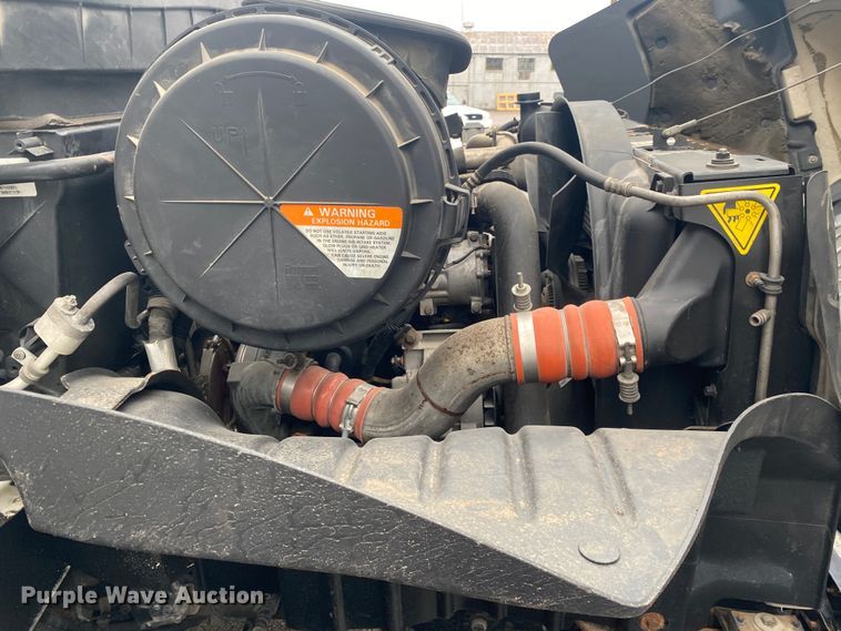 image for item KE9499 2008 International 4400  utility / service truck