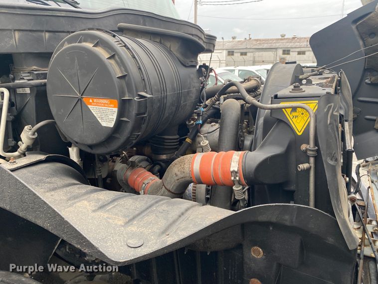 image for item KE9499 2008 International 4400  utility / service truck