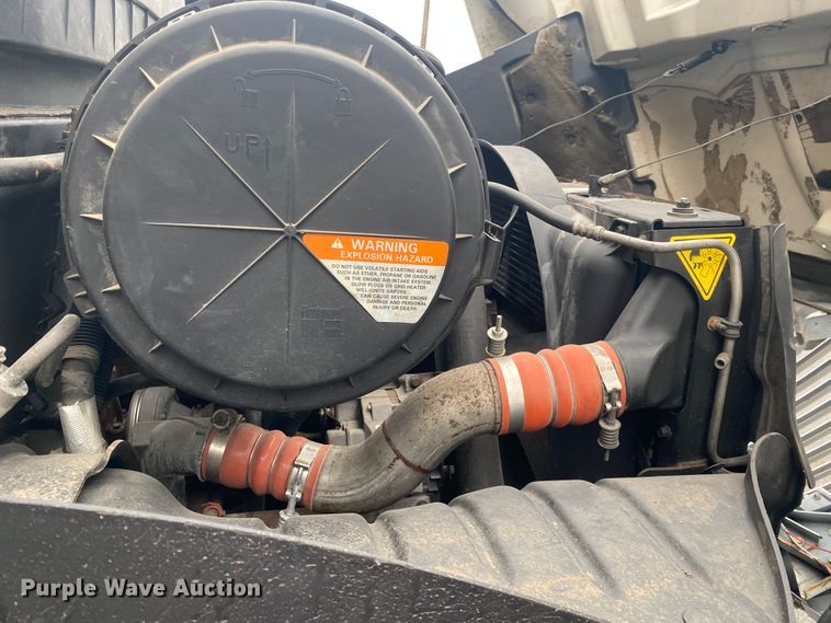 image for item KE9499 2008 International 4400  utility / service truck