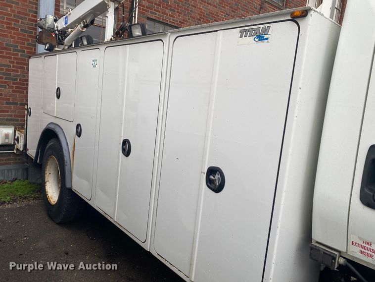 image for item KE9499 2008 International 4400  utility / service truck