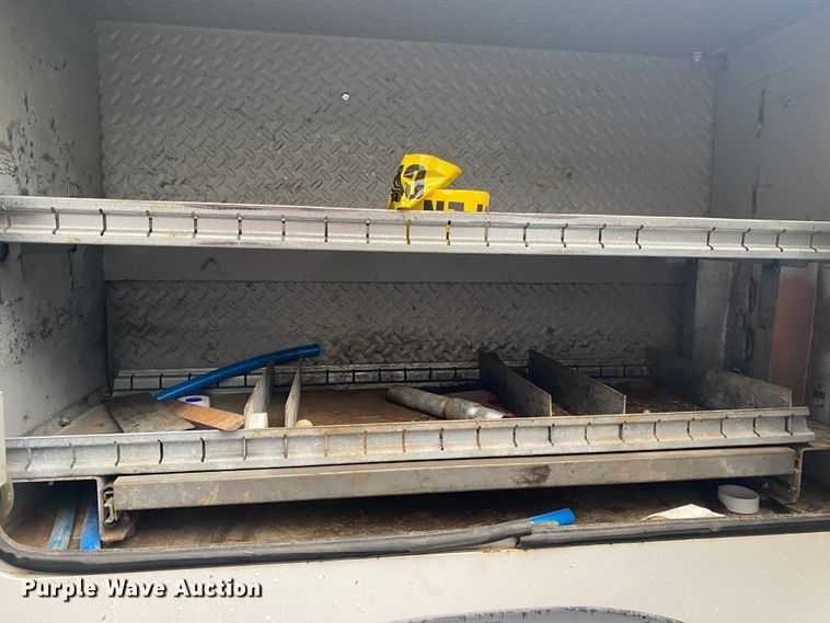 image for item KE9499 2008 International 4400  utility / service truck