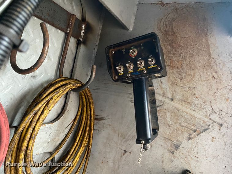 image for item KE9499 2008 International 4400  utility / service truck