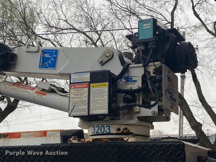 image for item KE9499 2008 International 4400  utility / service truck