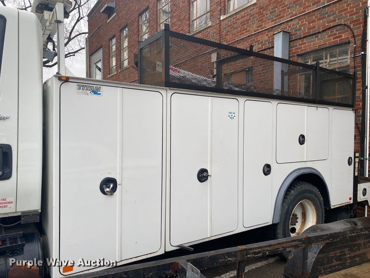 image for item KE9499 2008 International 4400  utility / service truck