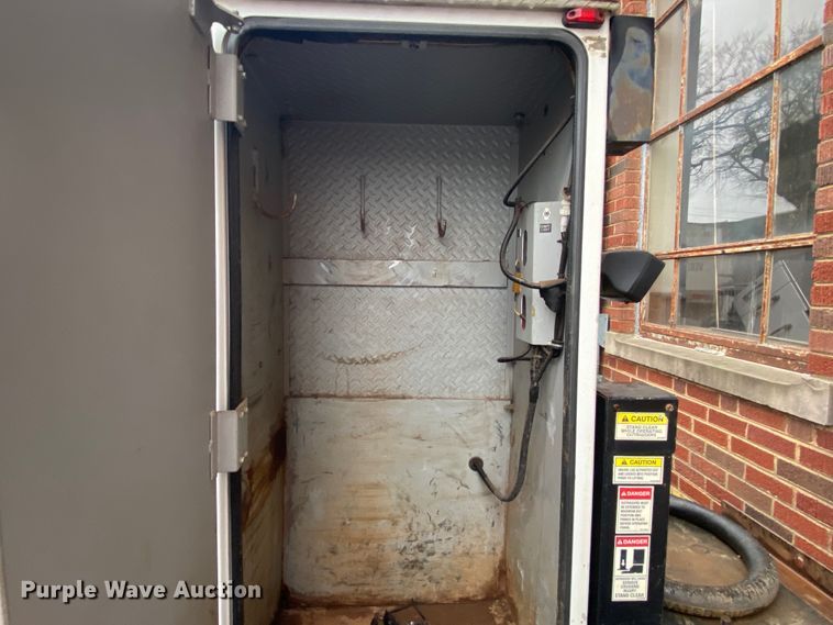 image for item KE9499 2008 International 4400  utility / service truck