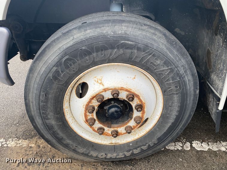 image for item KE9499 2008 International 4400  utility / service truck