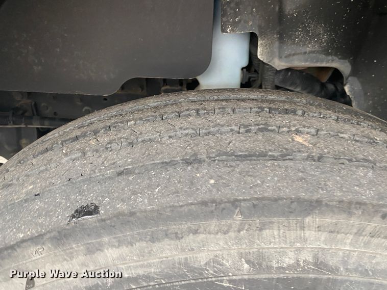 image for item KE9499 2008 International 4400  utility / service truck