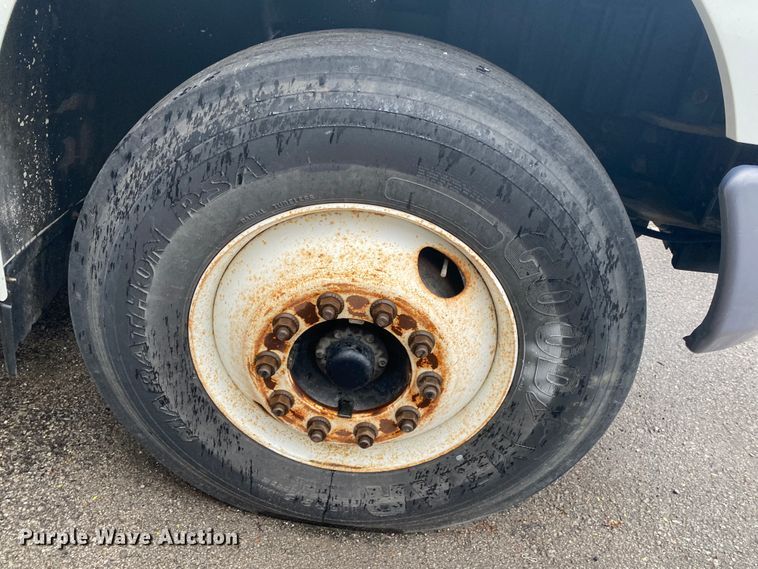 image for item KE9499 2008 International 4400  utility / service truck