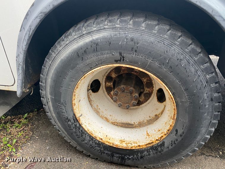 image for item KE9499 2008 International 4400  utility / service truck