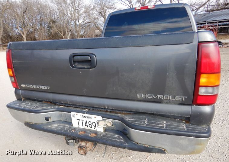 image for item KJ9533 2002 Chevrolet Silverado 1500  Ext. Cab pickup truck