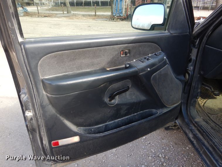 image for item KJ9533 2002 Chevrolet Silverado 1500  Ext. Cab pickup truck