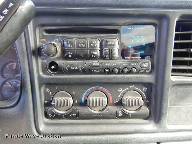 image for item KJ9533 2002 Chevrolet Silverado 1500  Ext. Cab pickup truck