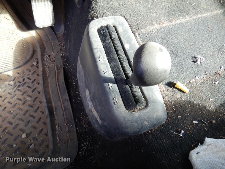 image for item KJ9533 2002 Chevrolet Silverado 1500  Ext. Cab pickup truck