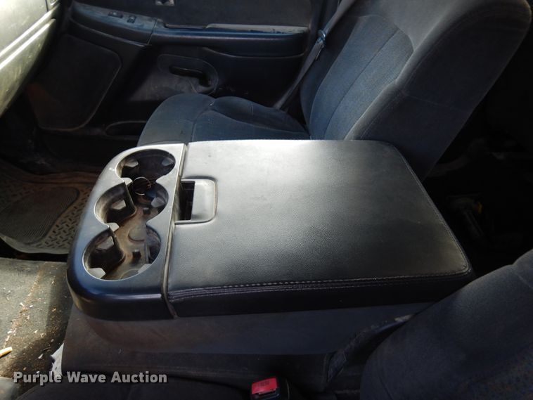 image for item KJ9533 2002 Chevrolet Silverado 1500  Ext. Cab pickup truck