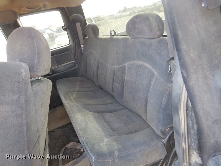 image for item KJ9533 2002 Chevrolet Silverado 1500  Ext. Cab pickup truck