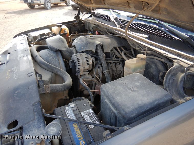 image for item KJ9533 2002 Chevrolet Silverado 1500  Ext. Cab pickup truck