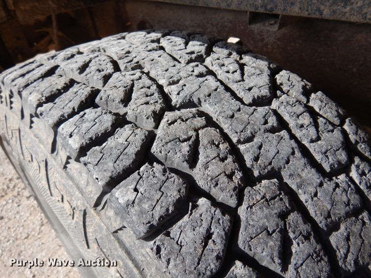 image for item KJ9533 2002 Chevrolet Silverado 1500  Ext. Cab pickup truck