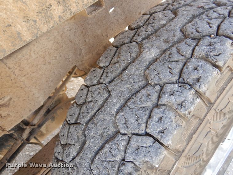 image for item KJ9533 2002 Chevrolet Silverado 1500  Ext. Cab pickup truck