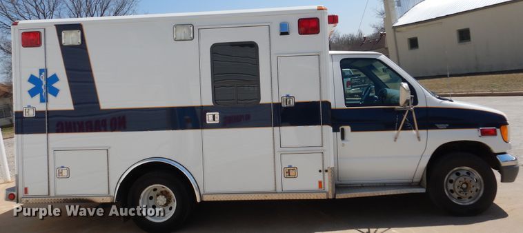 image for item KJ9609 1997 Ford E350  ambulance