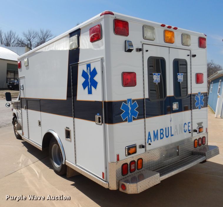 image for item KJ9609 1997 Ford E350  ambulance