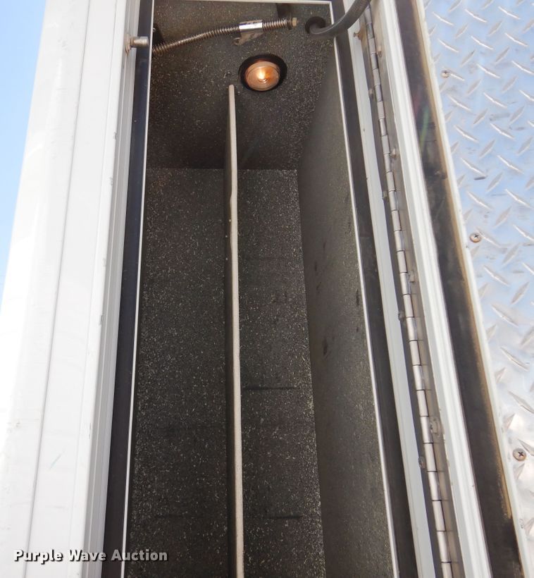 image for item KJ9609 1997 Ford E350  ambulance