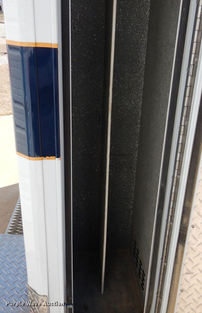 image for item KJ9609 1997 Ford E350  ambulance