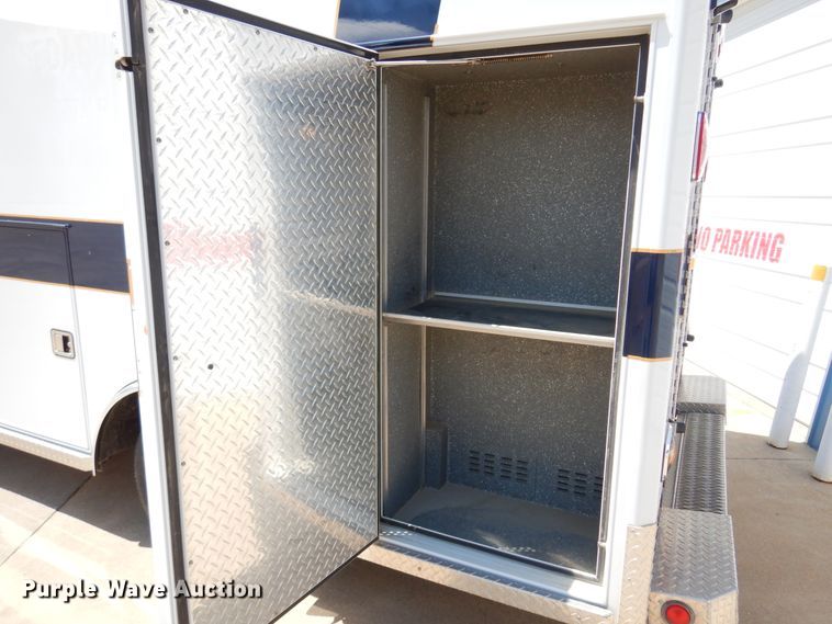 image for item KJ9609 1997 Ford E350  ambulance