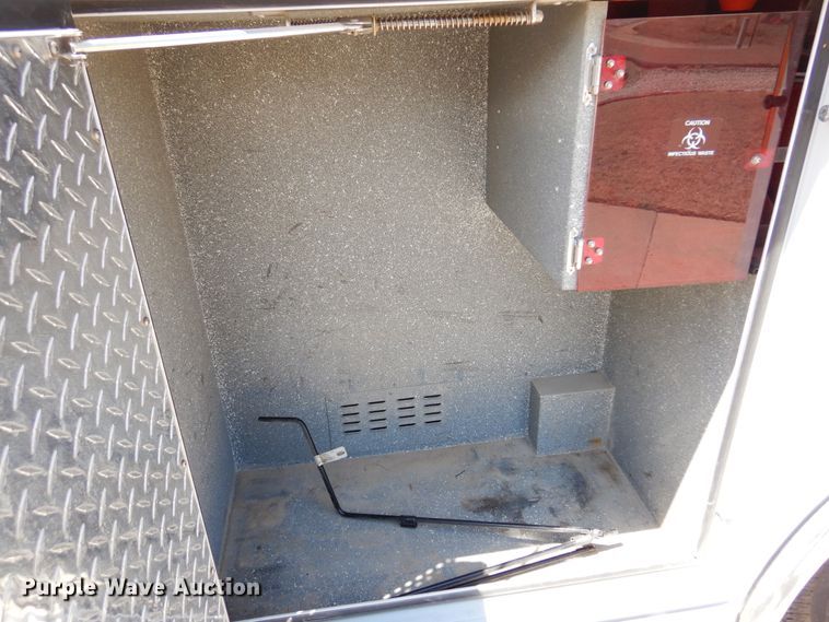 image for item KJ9609 1997 Ford E350  ambulance