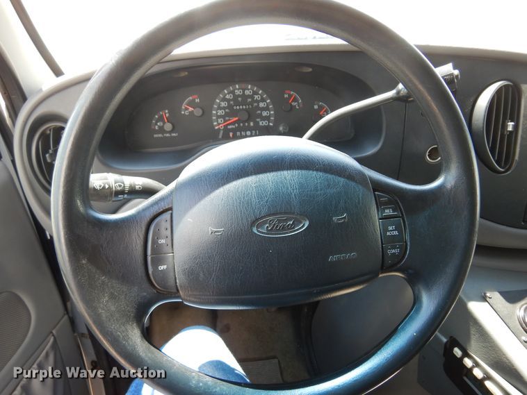 image for item KJ9609 1997 Ford E350  ambulance