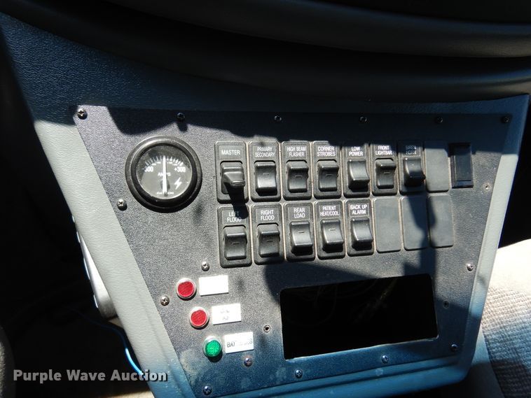 image for item KJ9609 1997 Ford E350  ambulance