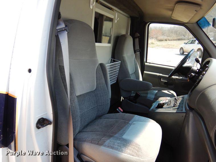 image for item KJ9609 1997 Ford E350  ambulance