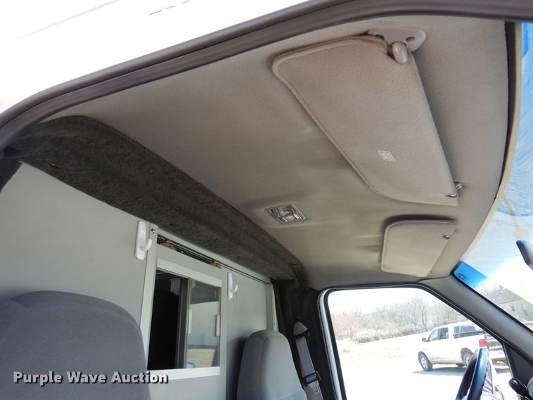 image for item KJ9609 1997 Ford E350  ambulance