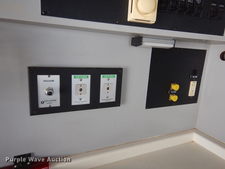 image for item KJ9609 1997 Ford E350  ambulance