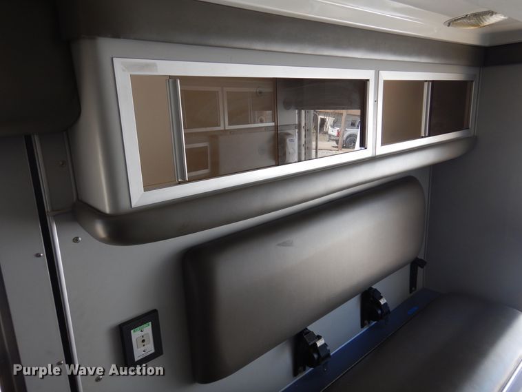 image for item KJ9609 1997 Ford E350  ambulance