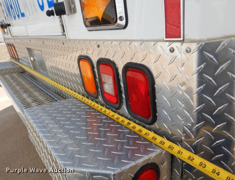 image for item KJ9609 1997 Ford E350  ambulance