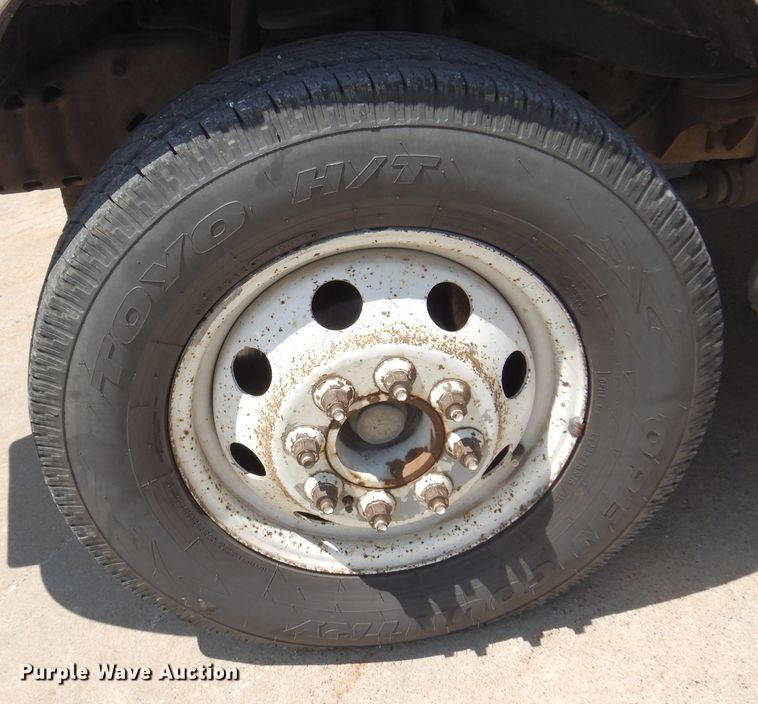 image for item KJ9609 1997 Ford E350  ambulance