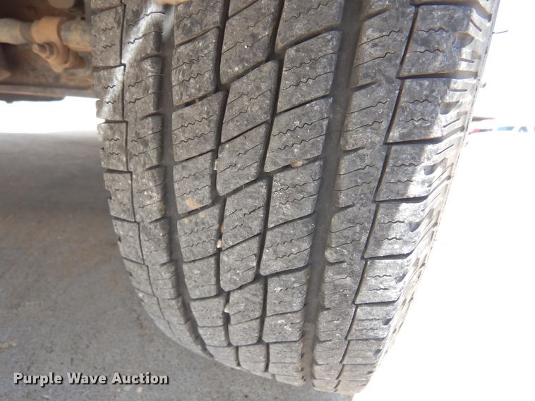 image for item KJ9609 1997 Ford E350  ambulance