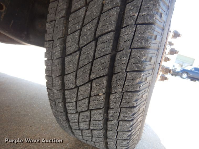 image for item KJ9609 1997 Ford E350  ambulance