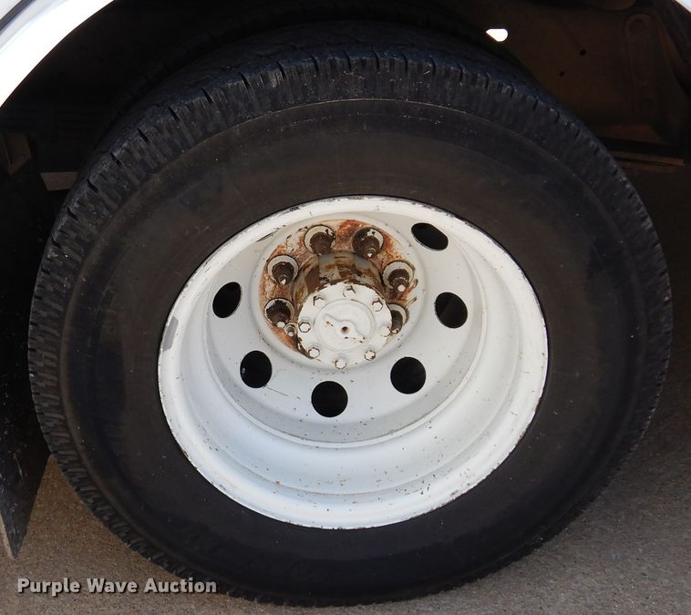 image for item KJ9609 1997 Ford E350  ambulance